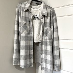 White Grey button down shirt, size XXL | Homegirl Society White Crop Top XL